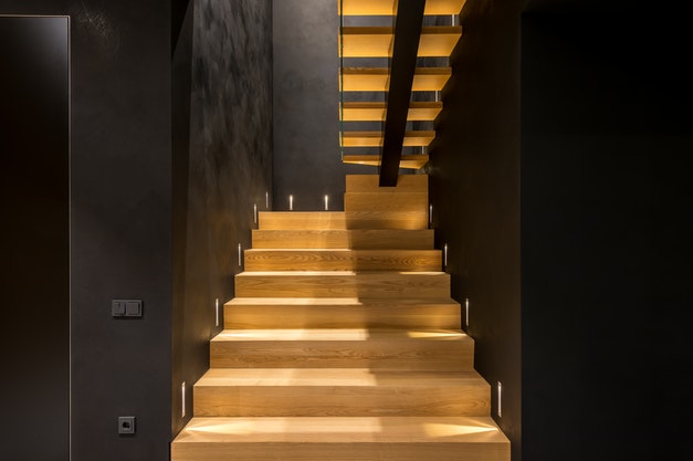 5 diseños de escaleras de madera interior que vas a querer en tu hogar, ¡a partir de hoy!